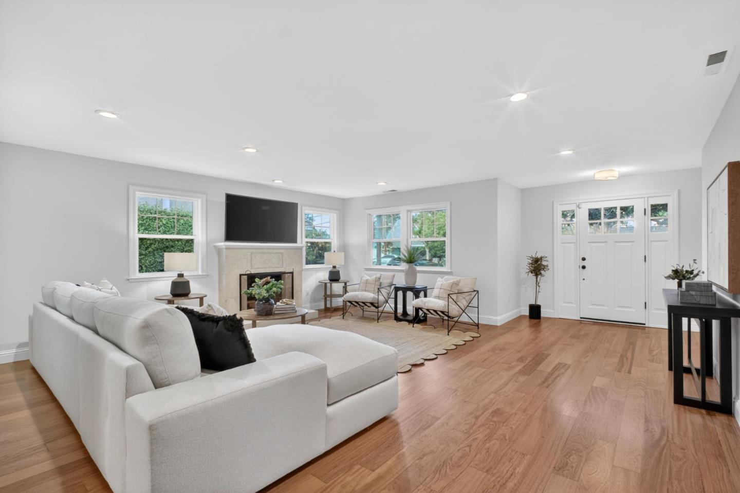 Detail Gallery Image 4 of 29 For 1109 Empey Way, San Jose,  CA 95128 - 3 Beds | 2 Baths