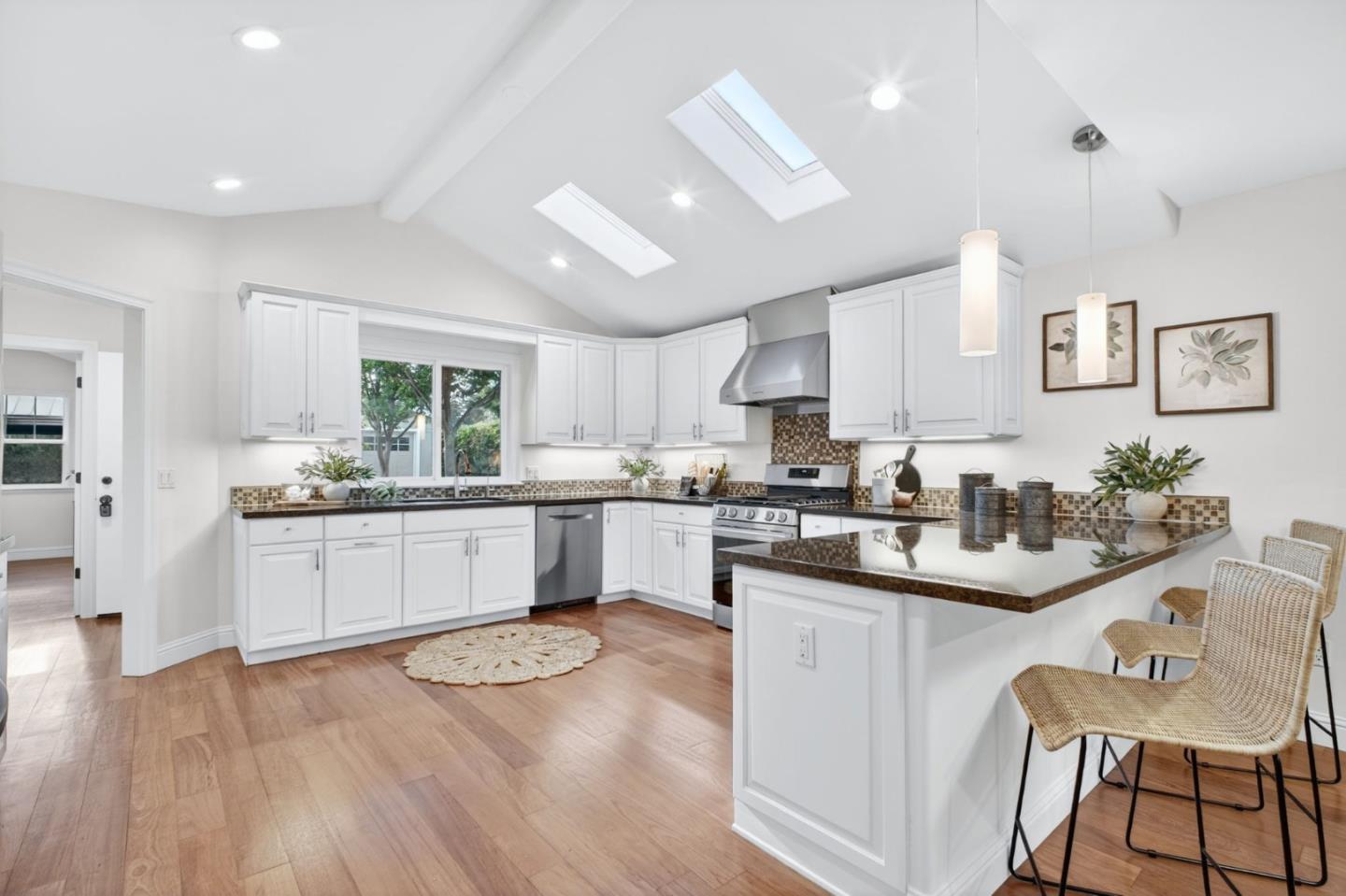 Detail Gallery Image 7 of 29 For 1109 Empey Way, San Jose,  CA 95128 - 3 Beds | 2 Baths