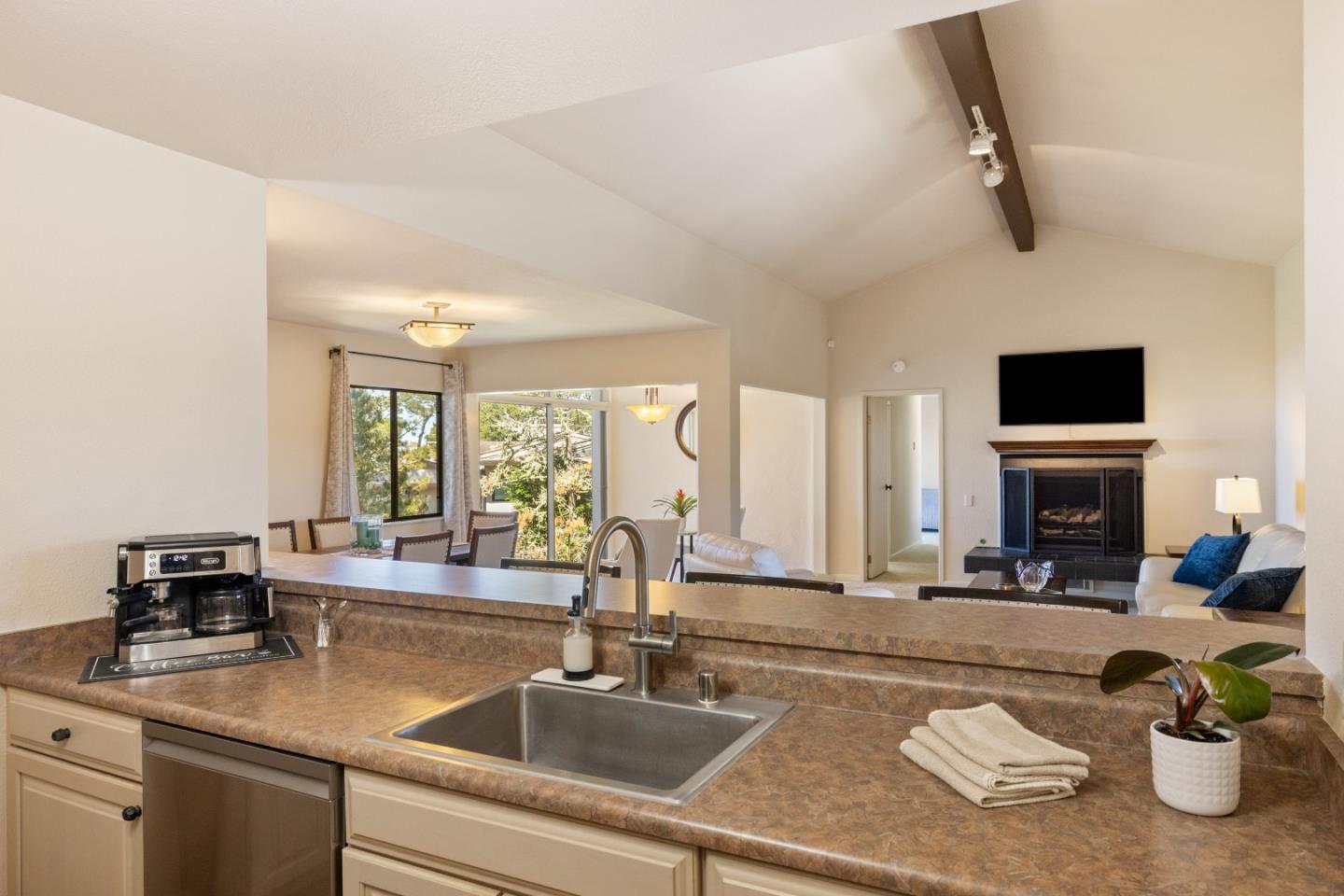 Detail Gallery Image 14 of 49 For 4 Ocean Pines Lane, Pebble Beach,  CA 93953 - 2 Beds | 2 Baths