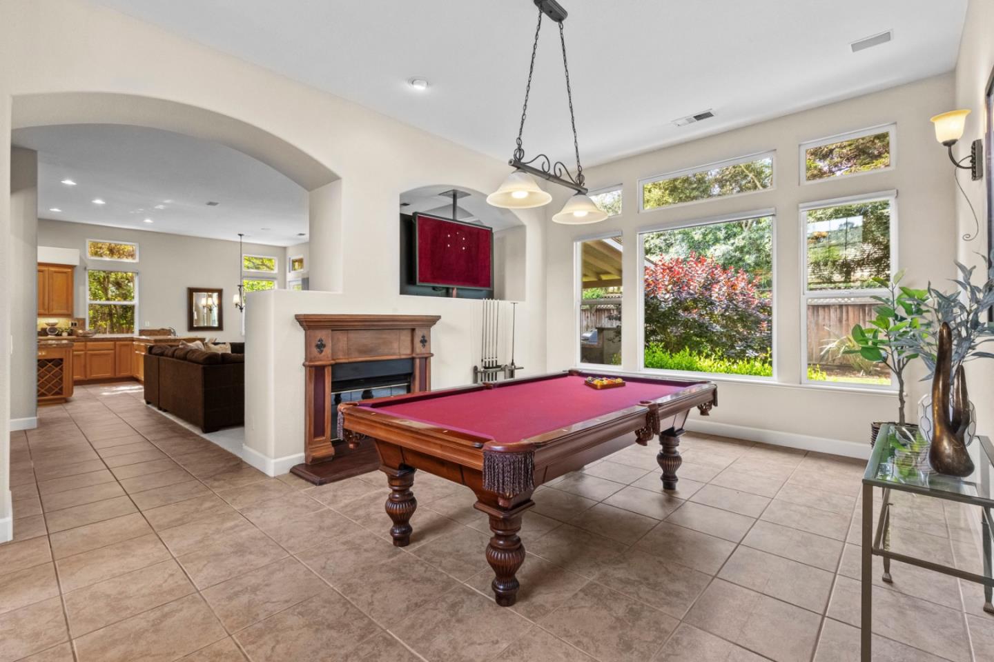 Detail Gallery Image 15 of 91 For 19127 Chinook Ct, Morgan Hill,  CA 95037 - 4 Beds | 3/1 Baths