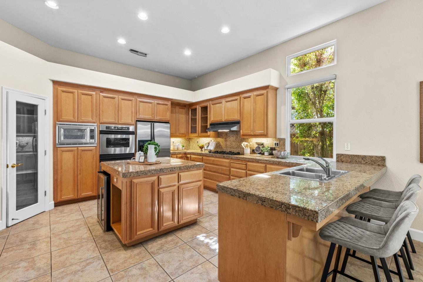 Detail Gallery Image 29 of 91 For 19127 Chinook Ct, Morgan Hill,  CA 95037 - 4 Beds | 3/1 Baths