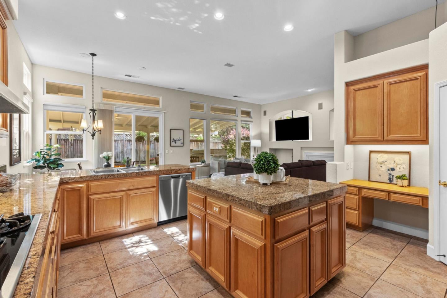 Detail Gallery Image 32 of 91 For 19127 Chinook Ct, Morgan Hill,  CA 95037 - 4 Beds | 3/1 Baths