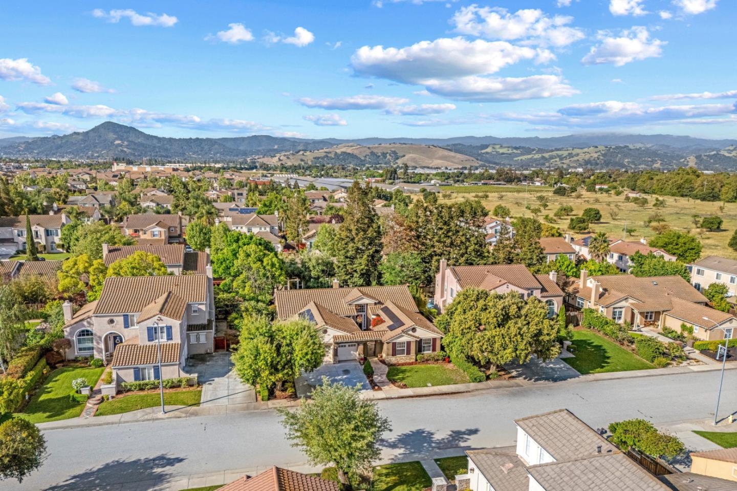 Detail Gallery Image 73 of 91 For 19127 Chinook Ct, Morgan Hill,  CA 95037 - 4 Beds | 3/1 Baths