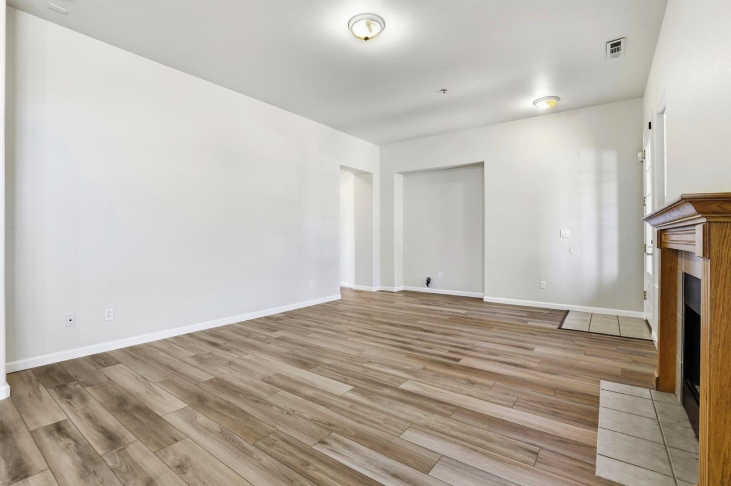 Detail Gallery Image 10 of 44 For 631 Elm Ave, Greenfield,  CA 93927 - 4 Beds | 2 Baths