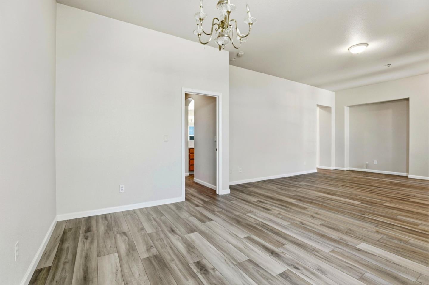 Detail Gallery Image 11 of 44 For 631 Elm Ave, Greenfield,  CA 93927 - 4 Beds | 2 Baths