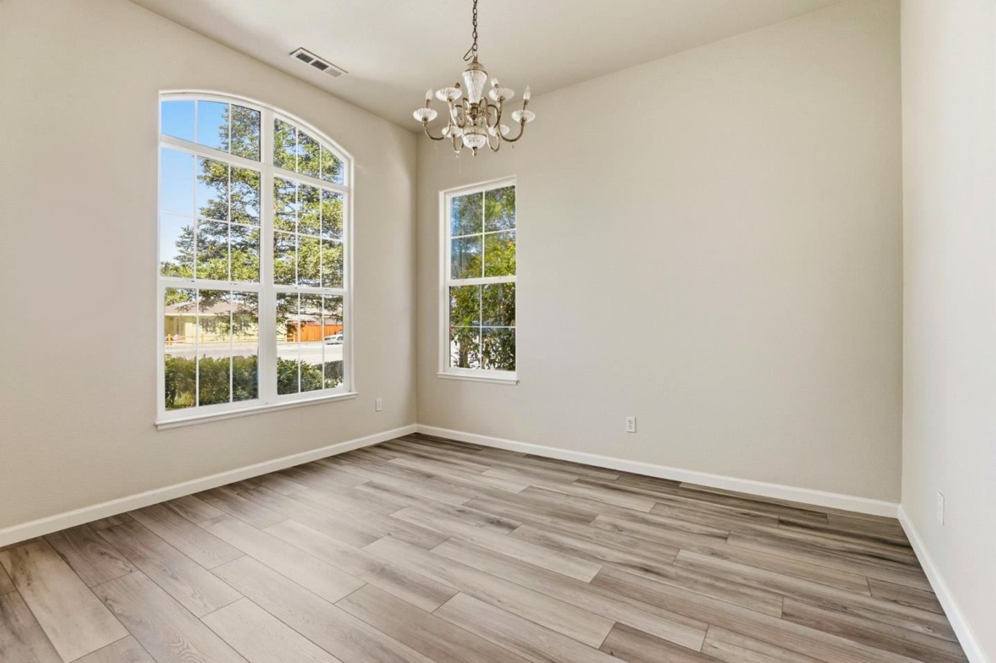 Detail Gallery Image 12 of 44 For 631 Elm Ave, Greenfield,  CA 93927 - 4 Beds | 2 Baths