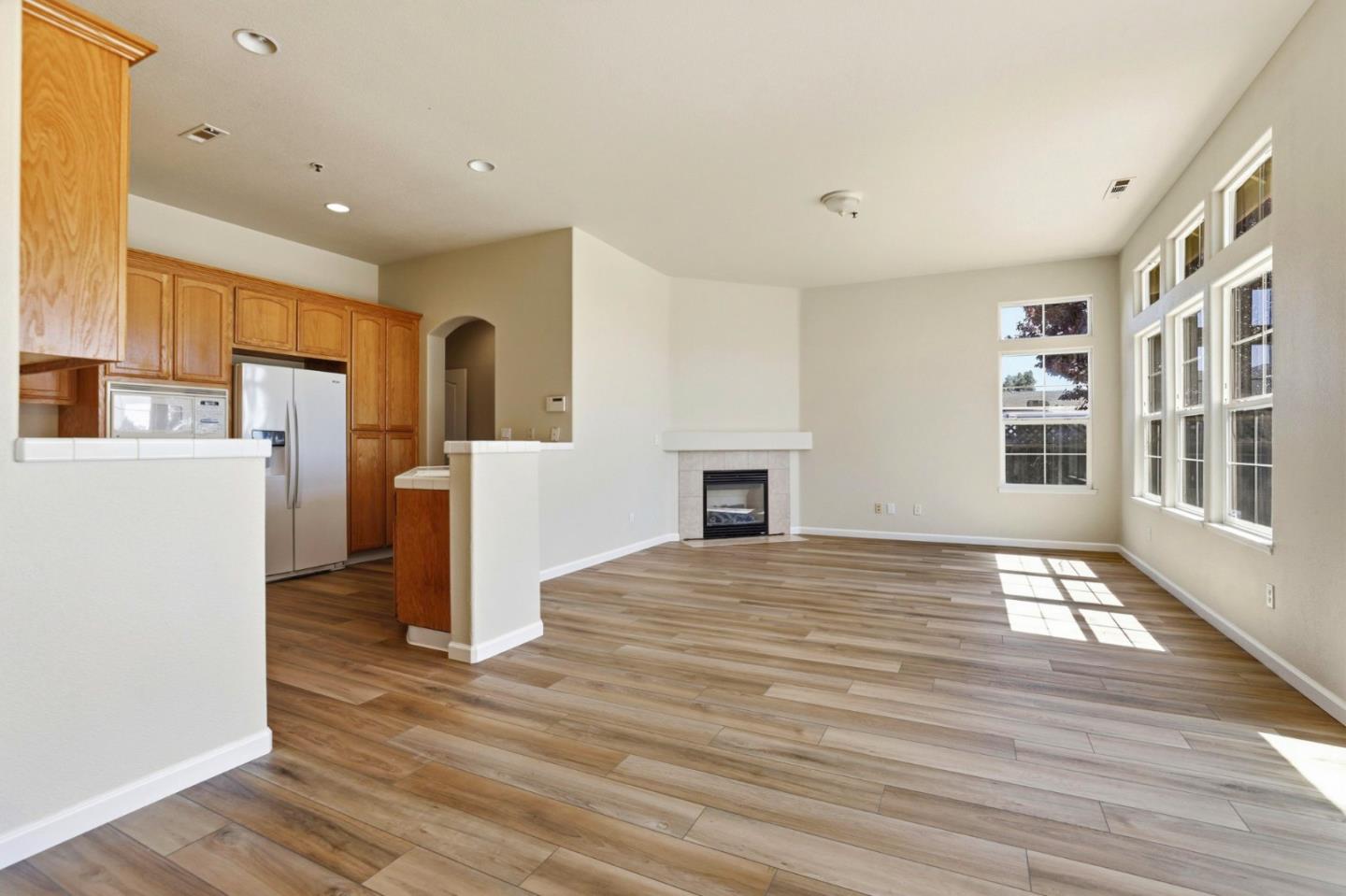 Detail Gallery Image 14 of 44 For 631 Elm Ave, Greenfield,  CA 93927 - 4 Beds | 2 Baths