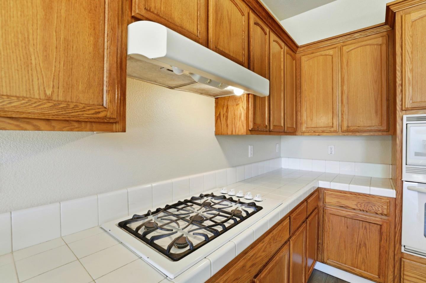 Detail Gallery Image 15 of 44 For 631 Elm Ave, Greenfield,  CA 93927 - 4 Beds | 2 Baths