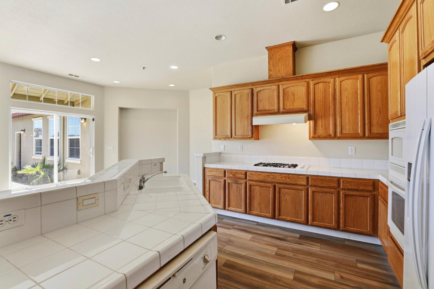 Detail Gallery Image 16 of 44 For 631 Elm Ave, Greenfield,  CA 93927 - 4 Beds | 2 Baths