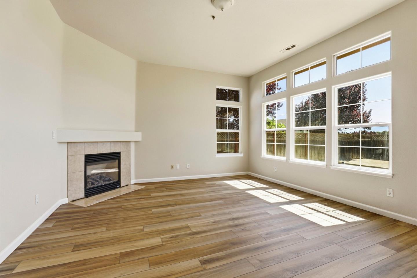 Detail Gallery Image 17 of 44 For 631 Elm Ave, Greenfield,  CA 93927 - 4 Beds | 2 Baths