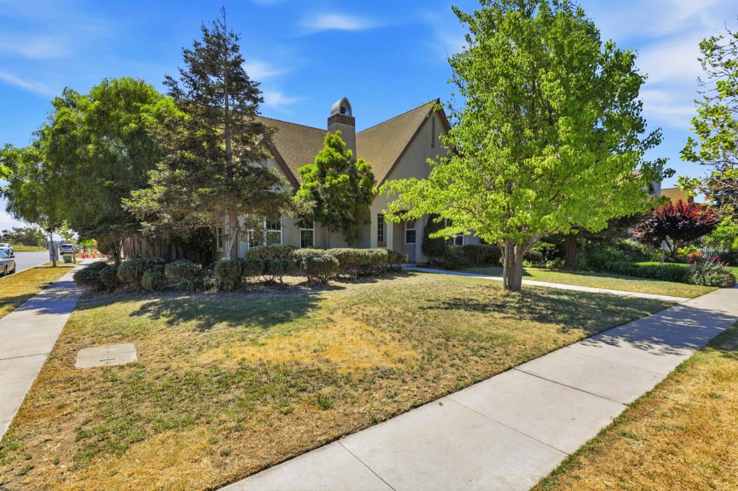 Detail Gallery Image 3 of 44 For 631 Elm Ave, Greenfield,  CA 93927 - 4 Beds | 2 Baths