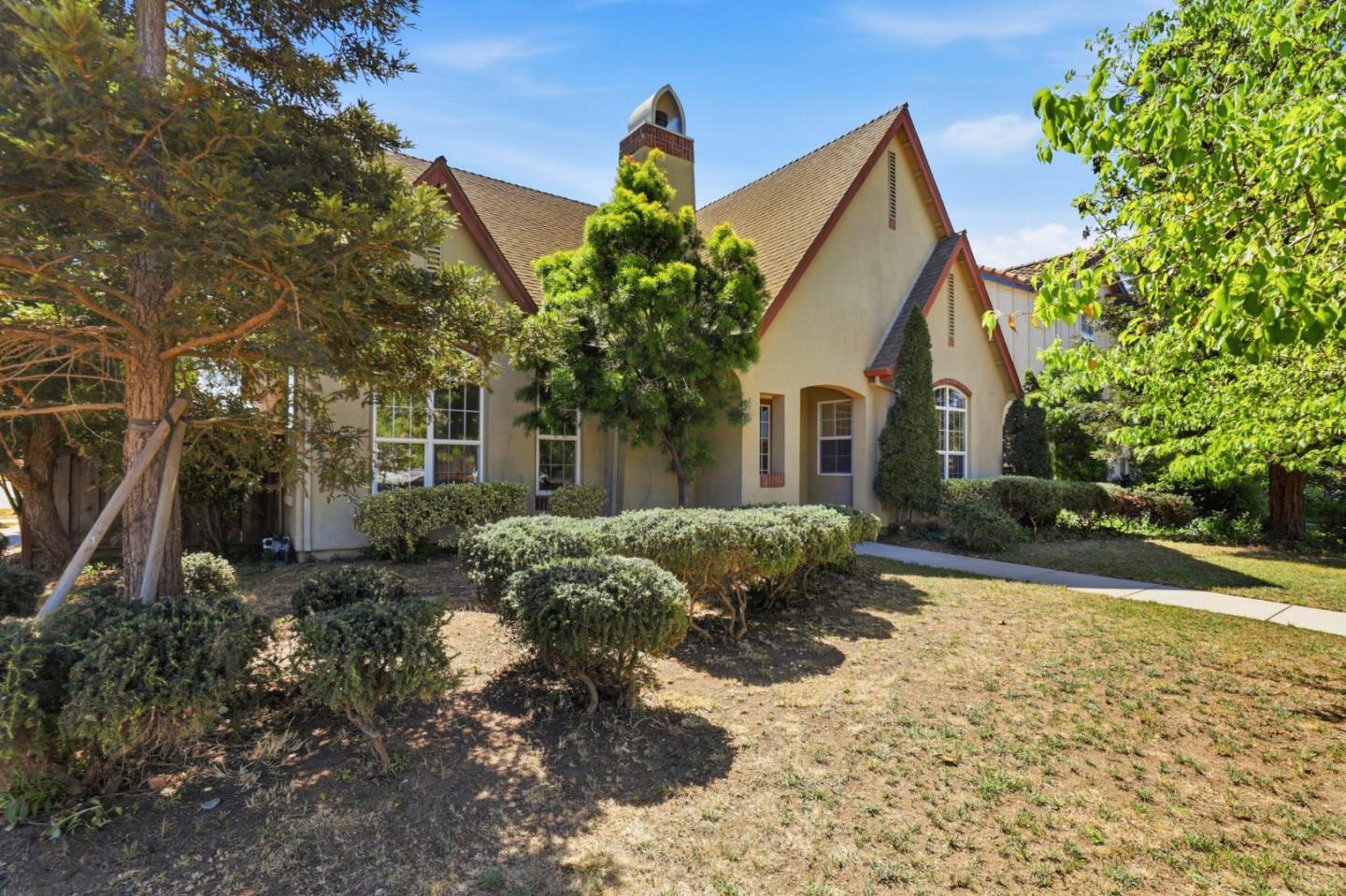 Detail Gallery Image 4 of 44 For 631 Elm Ave, Greenfield,  CA 93927 - 4 Beds | 2 Baths