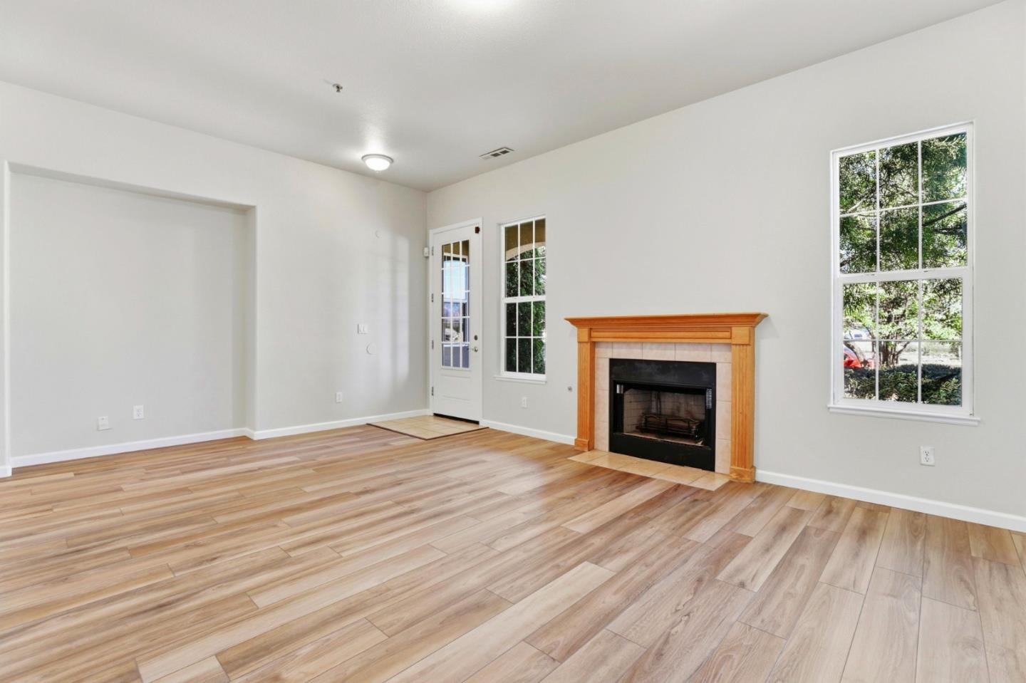 Detail Gallery Image 9 of 44 For 631 Elm Ave, Greenfield,  CA 93927 - 4 Beds | 2 Baths