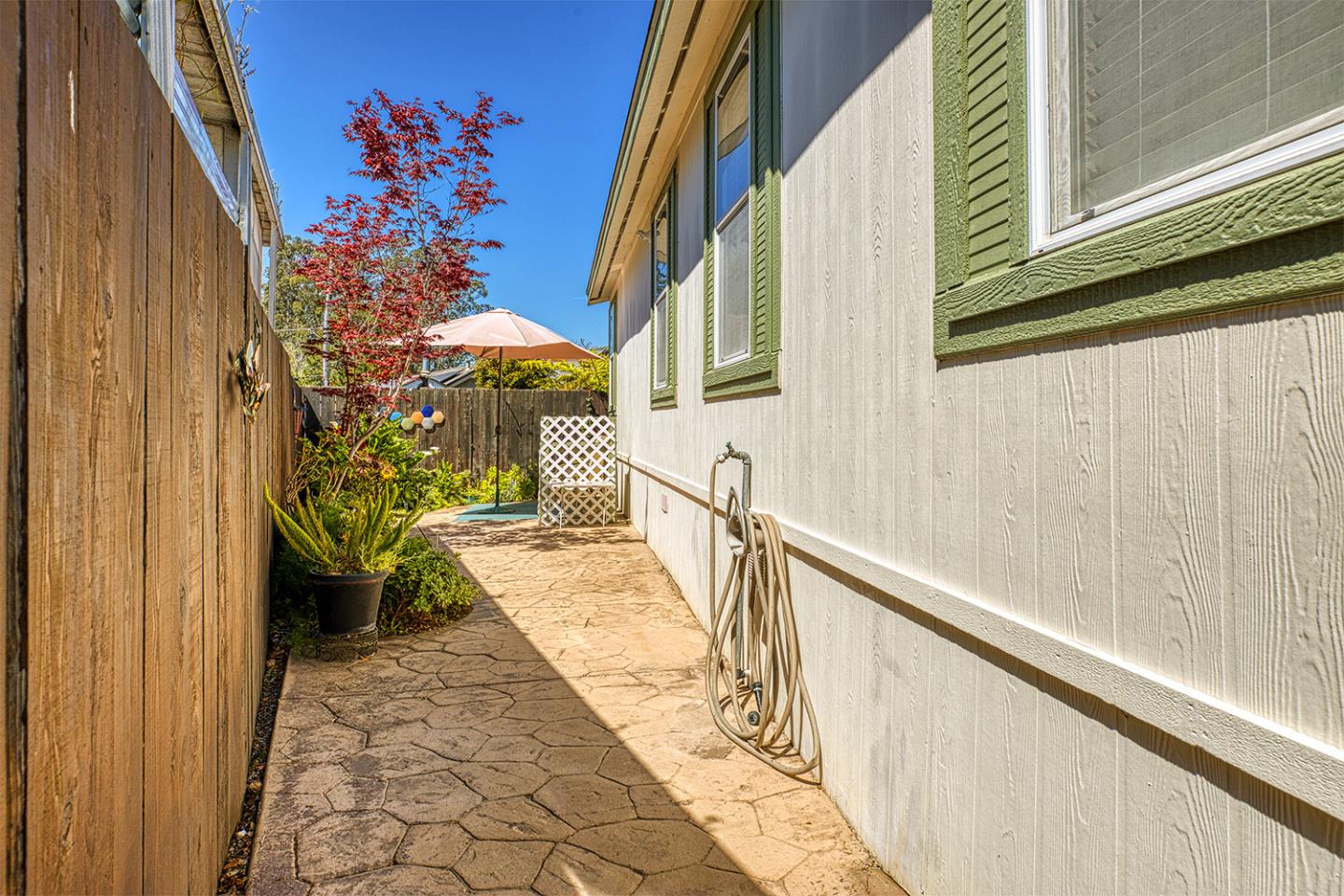 Detail Gallery Image 17 of 24 For 1555 Merrill St #2,  Santa Cruz,  CA 95062 - 2 Beds | 2 Baths