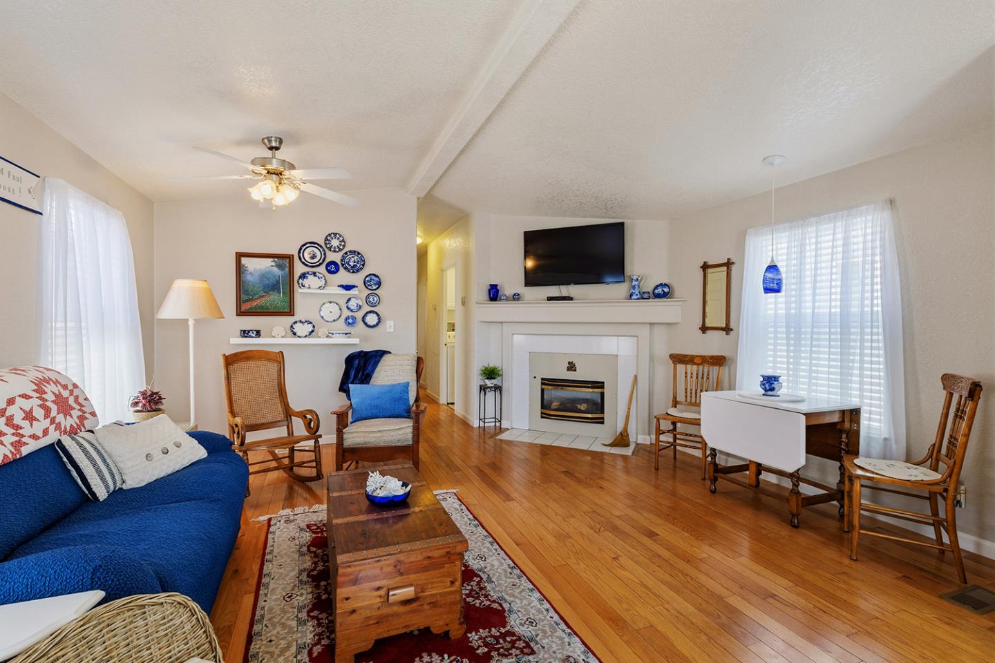 Detail Gallery Image 5 of 24 For 1555 Merrill St #2,  Santa Cruz,  CA 95062 - 2 Beds | 2 Baths