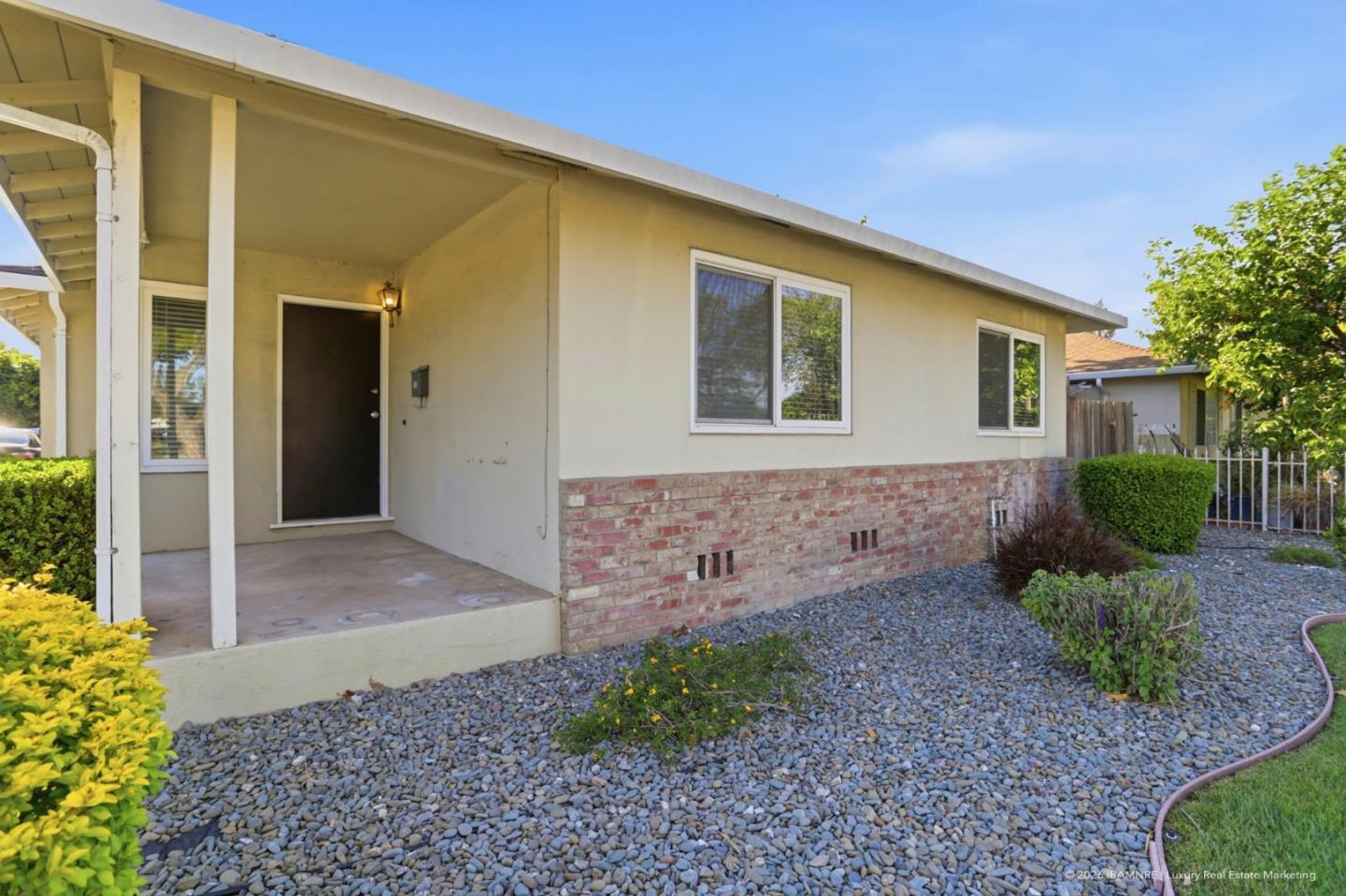 Detail Gallery Image 2 of 25 For Scott Blvd, Santa Clara,  CA 95050 - 2 Beds | 1 Baths