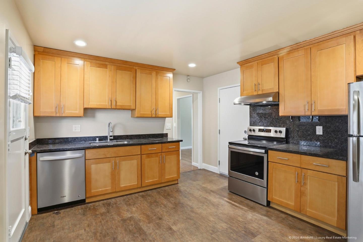 Detail Gallery Image 9 of 25 For Scott Blvd, Santa Clara,  CA 95050 - 2 Beds | 1 Baths