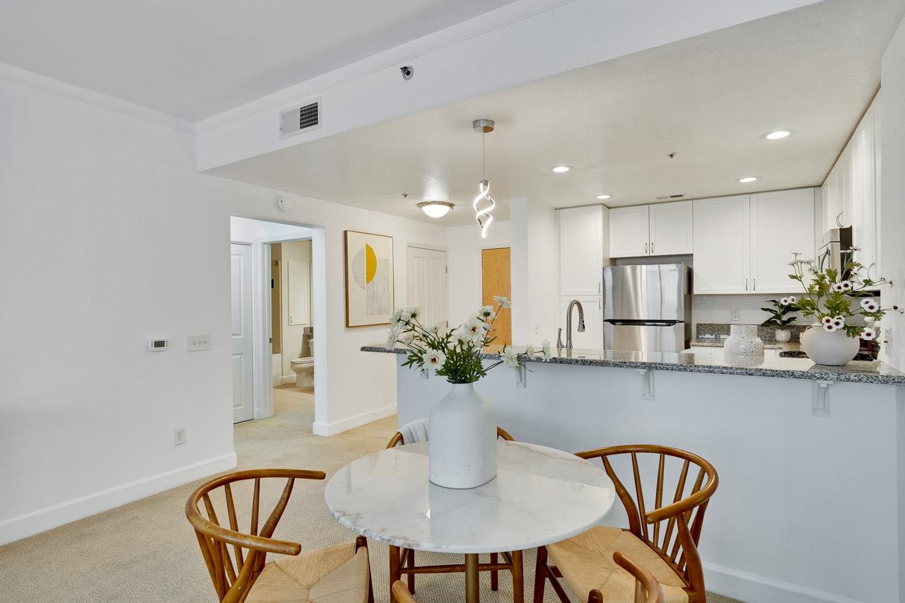 Detail Gallery Image 12 of 37 For 20488 Stevens Creek Blvd #1406,  Cupertino,  CA 95014 - 1 Beds | 1 Baths