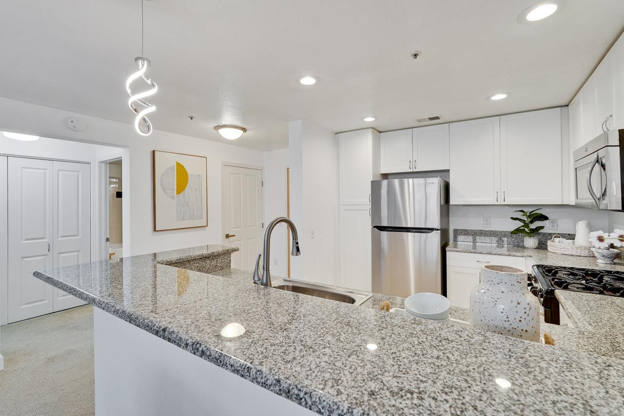 Detail Gallery Image 9 of 37 For 20488 Stevens Creek Blvd #1406,  Cupertino,  CA 95014 - 1 Beds | 1 Baths