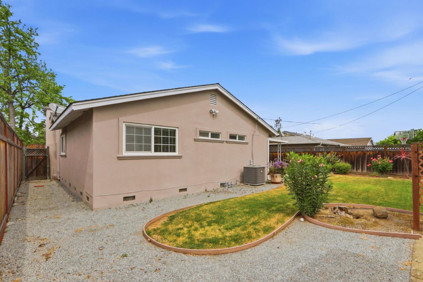 Detail Gallery Image 27 of 47 For 1382 Lansing Ave, San Jose,  CA 95118 - 3 Beds | 2 Baths