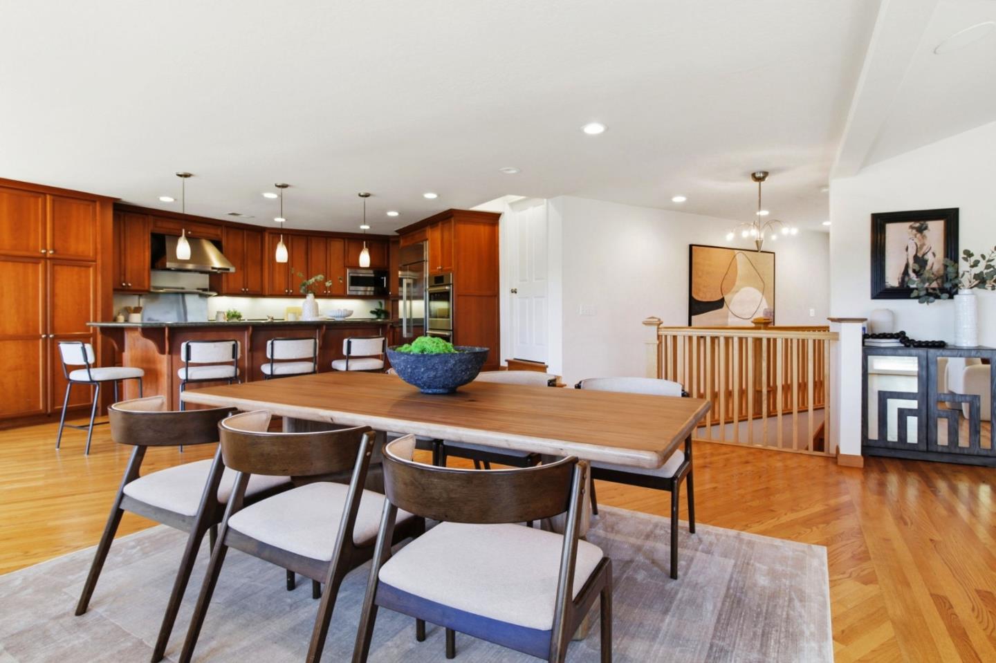 Detail Gallery Image 13 of 33 For 176 Exbourne Ave, San Carlos,  CA 94070 - 5 Beds | 3/1 Baths