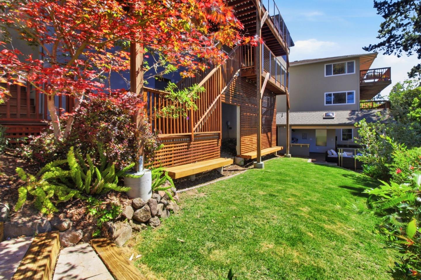 Detail Gallery Image 26 of 33 For 176 Exbourne Ave, San Carlos,  CA 94070 - 5 Beds | 3/1 Baths