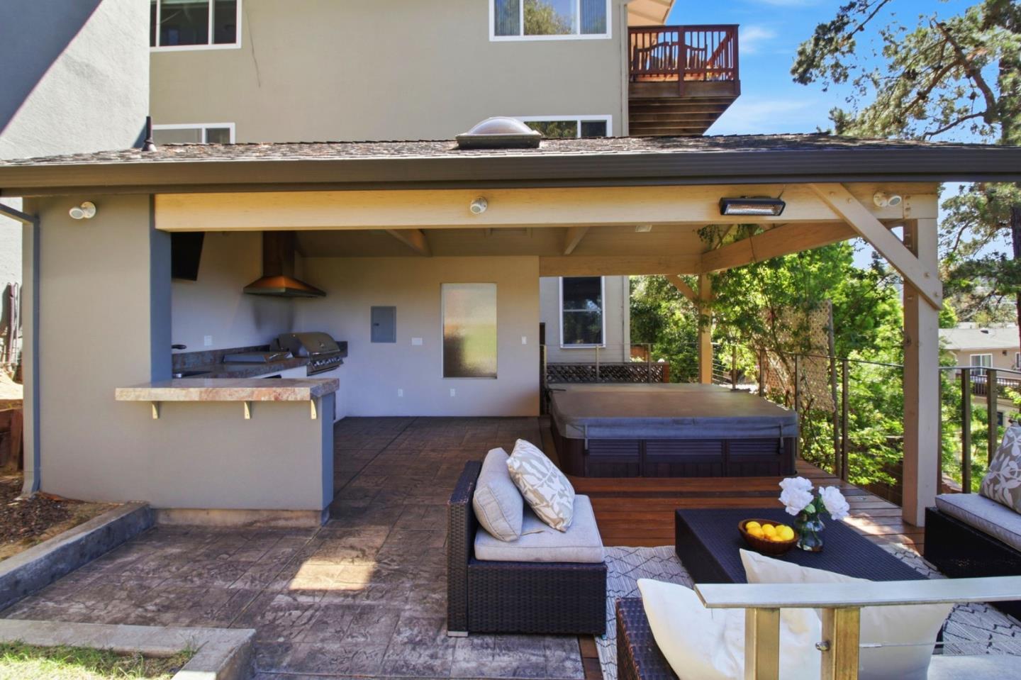 Detail Gallery Image 28 of 33 For 176 Exbourne Ave, San Carlos,  CA 94070 - 5 Beds | 3/1 Baths