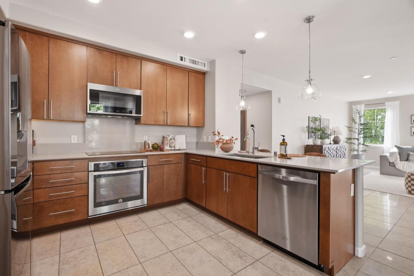 Detail Gallery Image 19 of 76 For 280 William Manly St #6,  San Jose,  CA 95136 - 3 Beds | 3 Baths