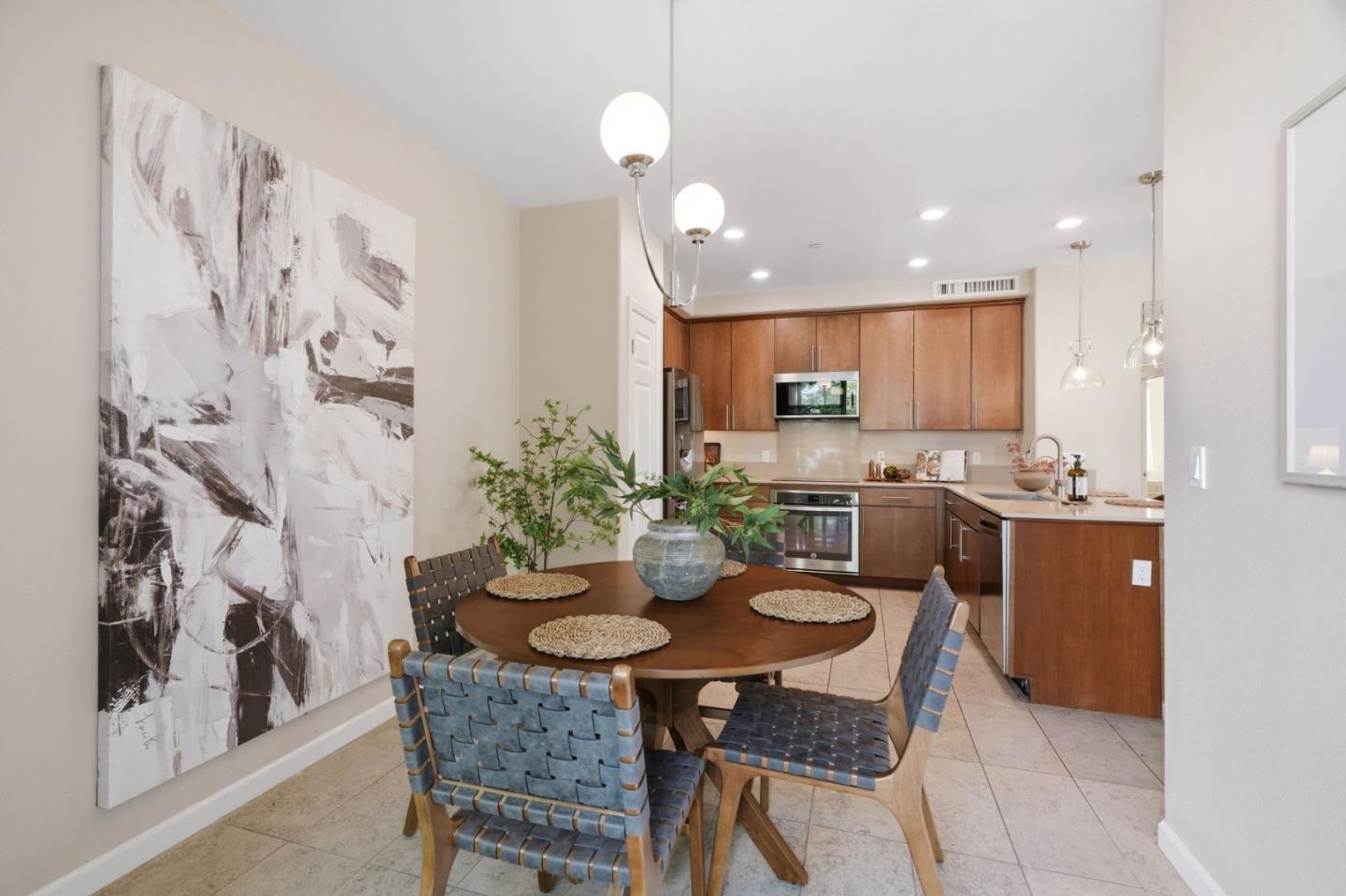 Detail Gallery Image 25 of 76 For 280 William Manly St #6,  San Jose,  CA 95136 - 3 Beds | 3 Baths