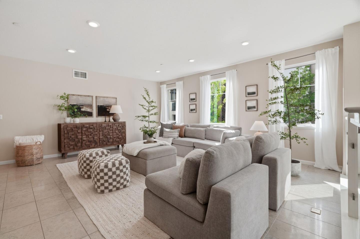 Detail Gallery Image 5 of 76 For 280 William Manly St #6,  San Jose,  CA 95136 - 3 Beds | 3 Baths