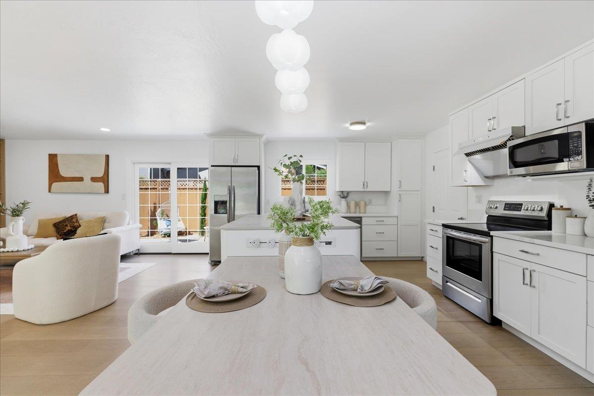 Detail Gallery Image 11 of 49 For 843 Hibiscus Ln, San Jose,  CA 95117 - 3 Beds | 2 Baths