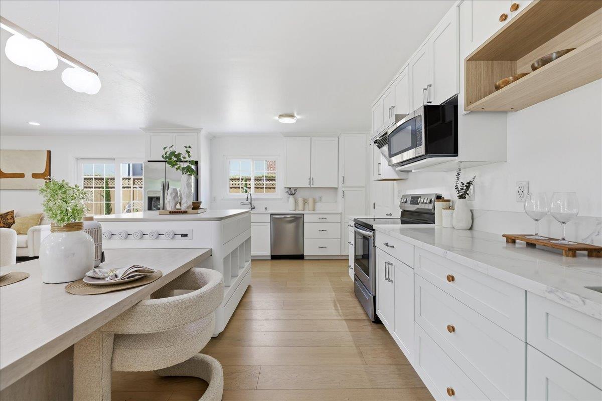 Detail Gallery Image 13 of 49 For 843 Hibiscus Ln, San Jose,  CA 95117 - 3 Beds | 2 Baths