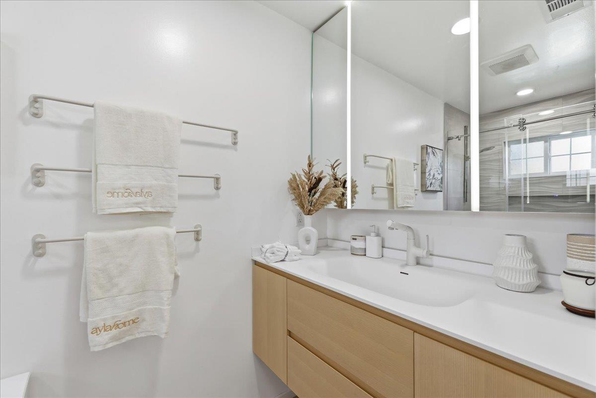 Detail Gallery Image 25 of 49 For 843 Hibiscus Ln, San Jose,  CA 95117 - 3 Beds | 2 Baths