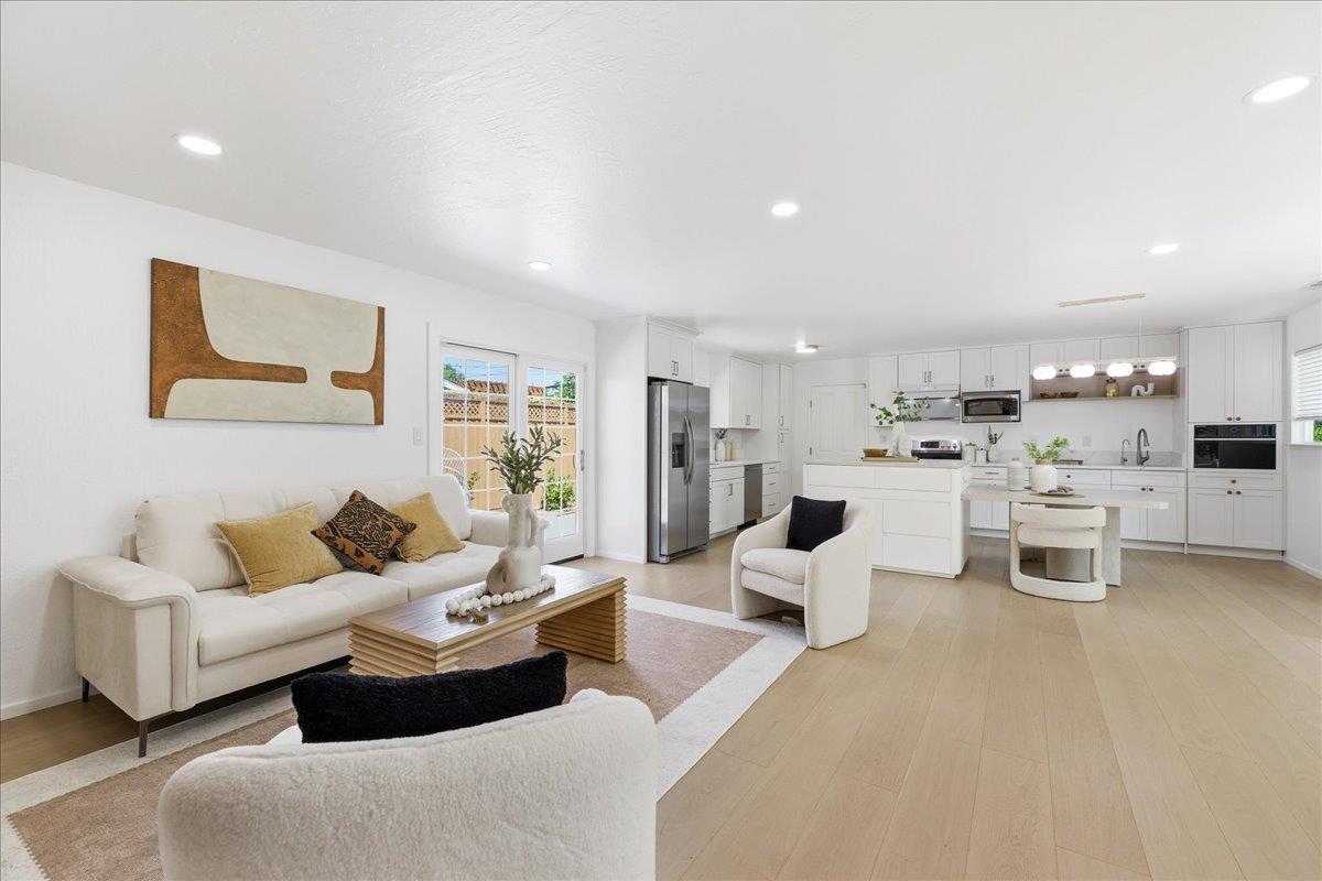 Detail Gallery Image 3 of 49 For 843 Hibiscus Ln, San Jose,  CA 95117 - 3 Beds | 2 Baths