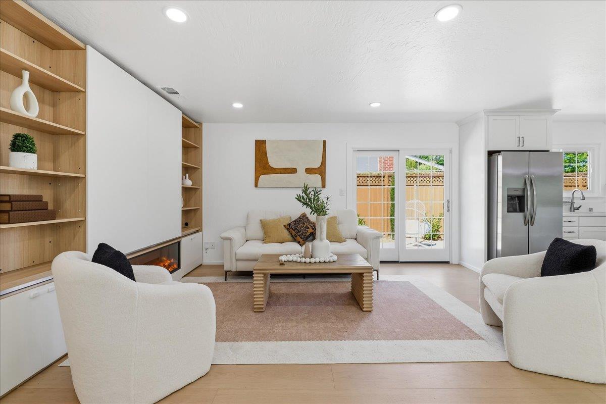 Detail Gallery Image 5 of 49 For 843 Hibiscus Ln, San Jose,  CA 95117 - 3 Beds | 2 Baths