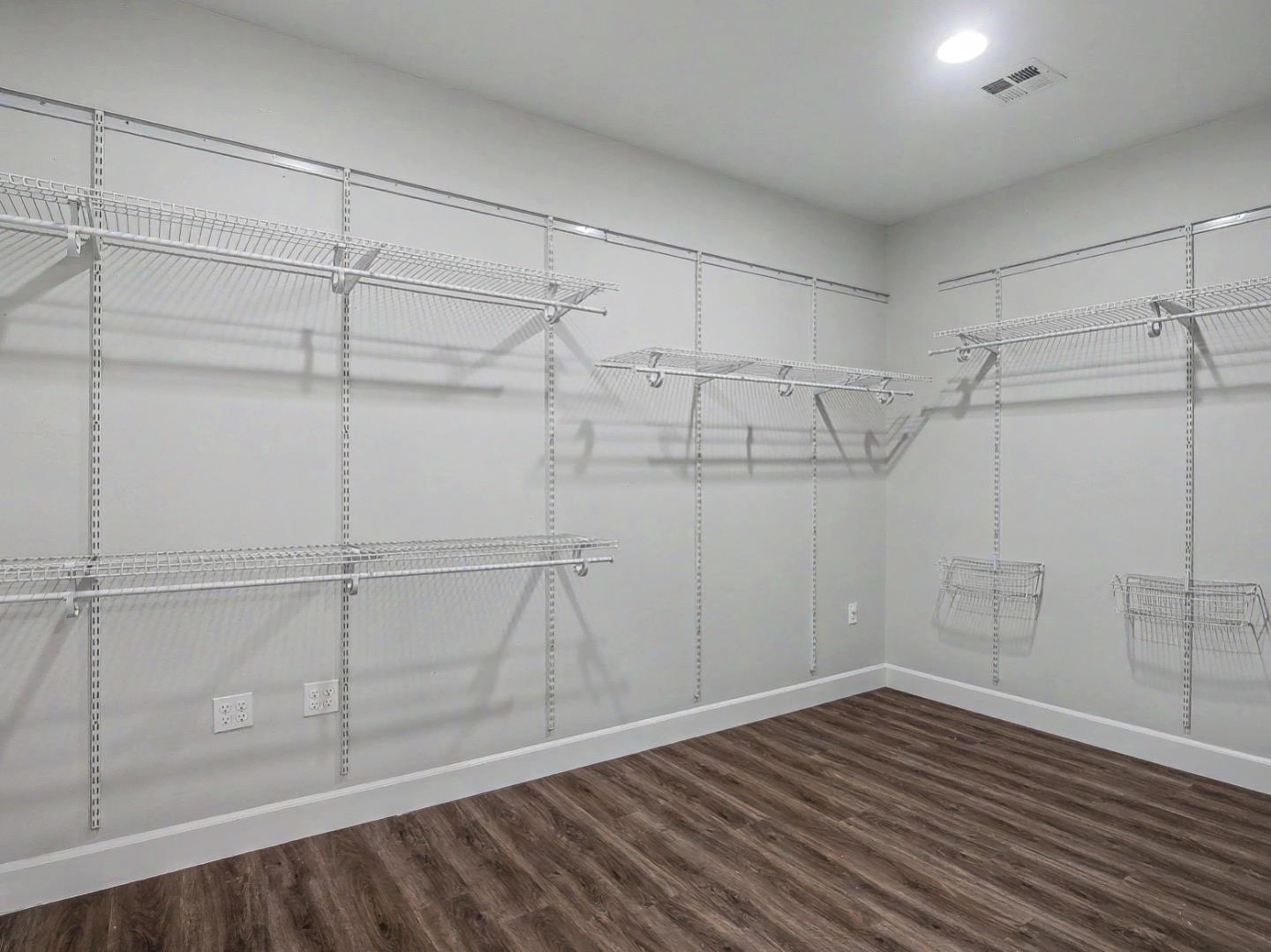 Detail Gallery Image 14 of 49 For 254 Rosebud Ave, Hollister,  CA 95023 - 4 Beds | 2 Baths