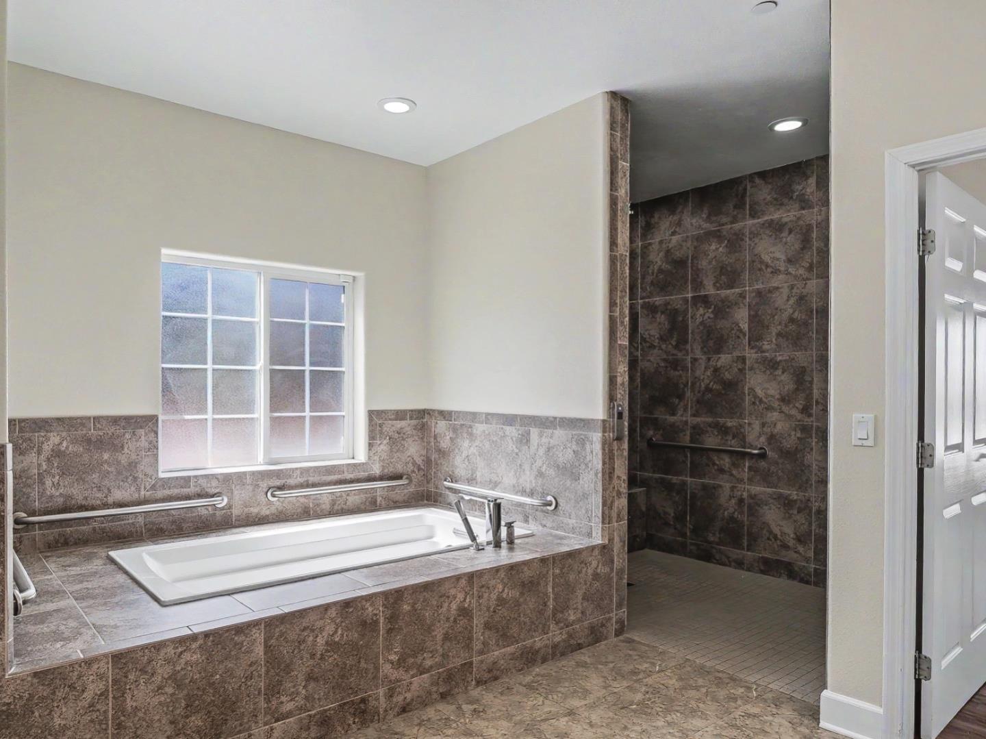 Detail Gallery Image 16 of 49 For 254 Rosebud Ave, Hollister,  CA 95023 - 4 Beds | 2 Baths