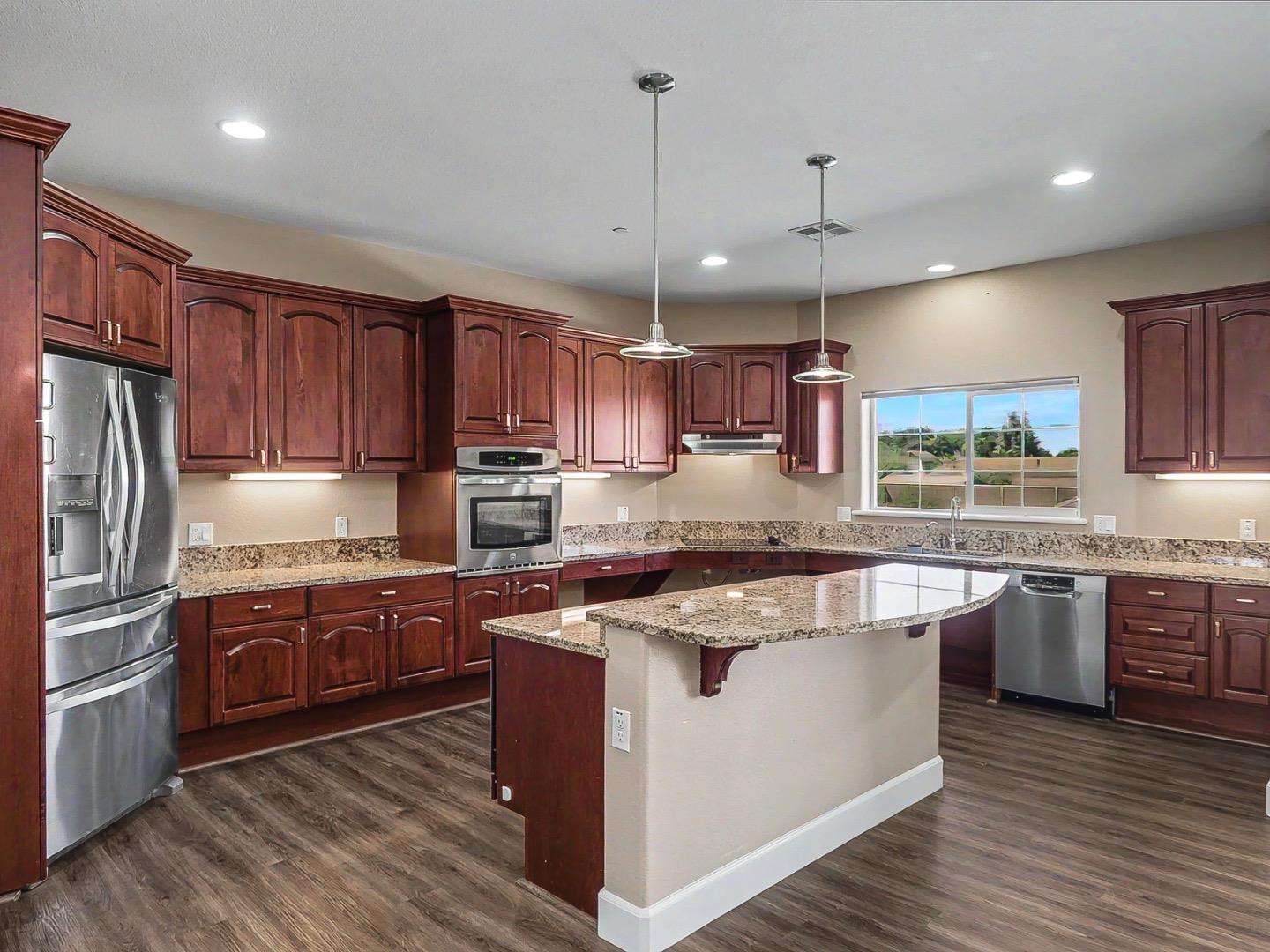 Detail Gallery Image 4 of 49 For 254 Rosebud Ave, Hollister,  CA 95023 - 4 Beds | 2 Baths