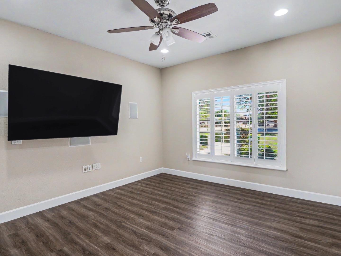 Detail Gallery Image 7 of 49 For 254 Rosebud Ave, Hollister,  CA 95023 - 4 Beds | 2 Baths