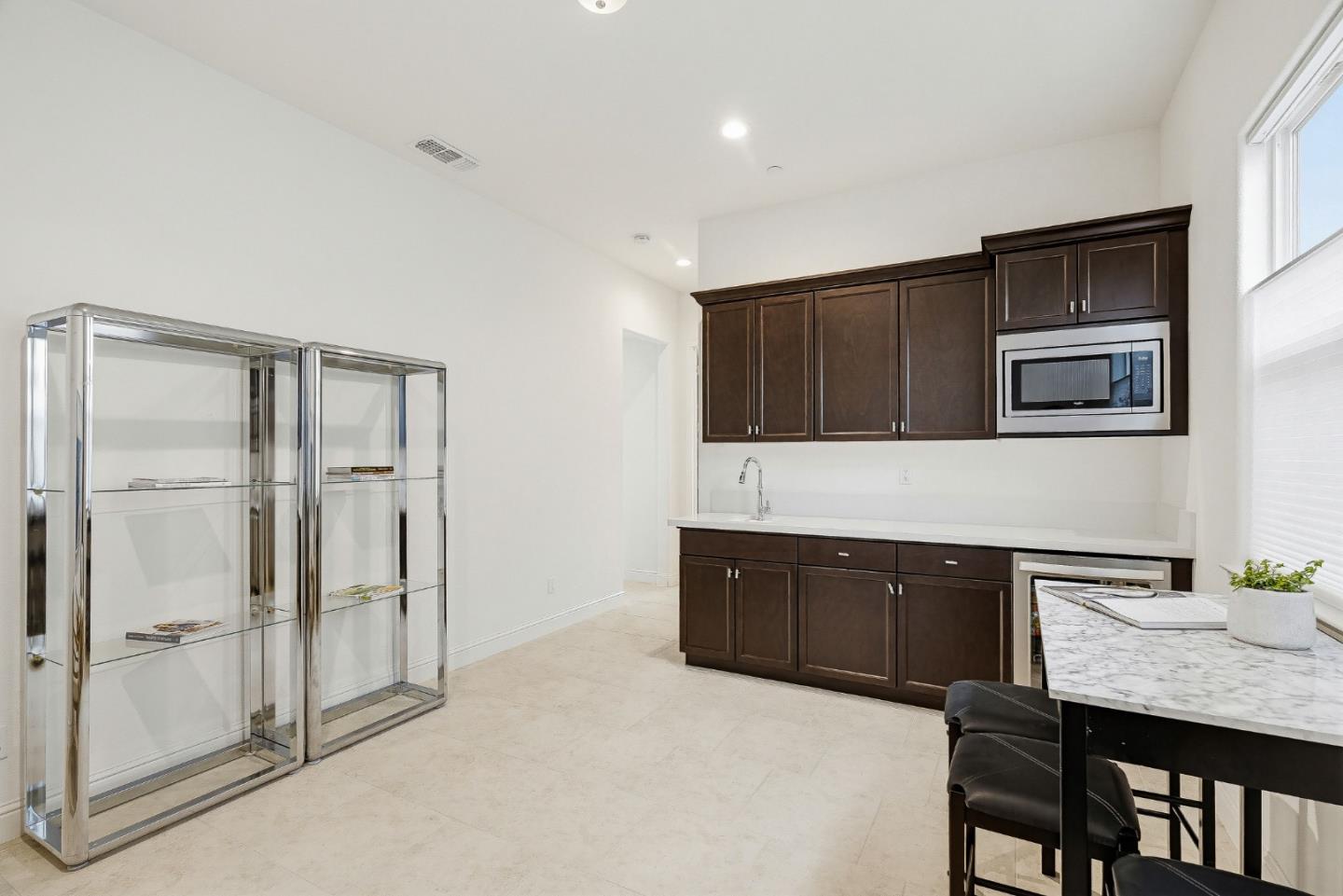 Detail Gallery Image 11 of 43 For 600 Bluffs Dr, Marina,  CA 93933 - 5 Beds | 4/1 Baths