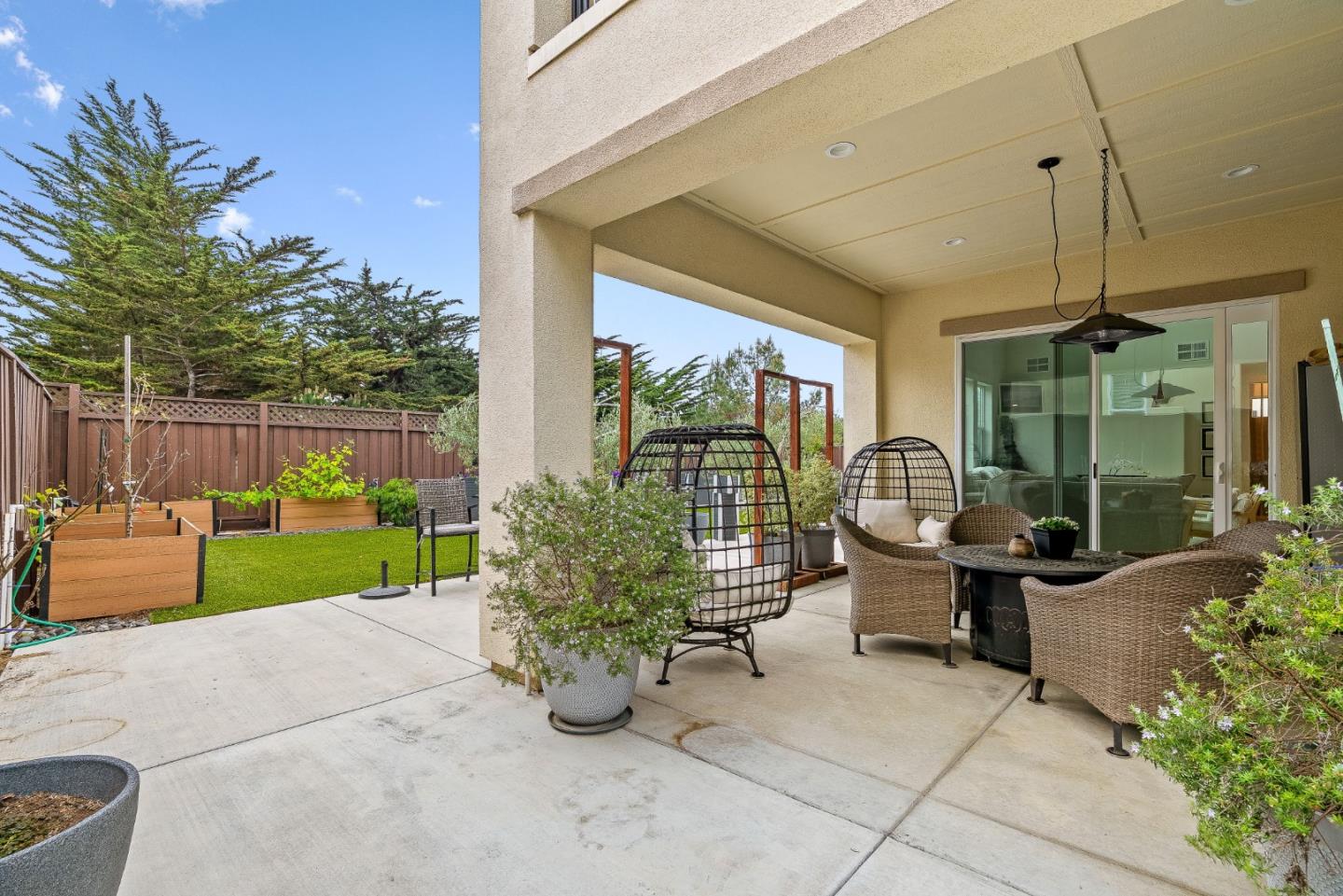 Detail Gallery Image 33 of 43 For 600 Bluffs Dr, Marina,  CA 93933 - 5 Beds | 4/1 Baths