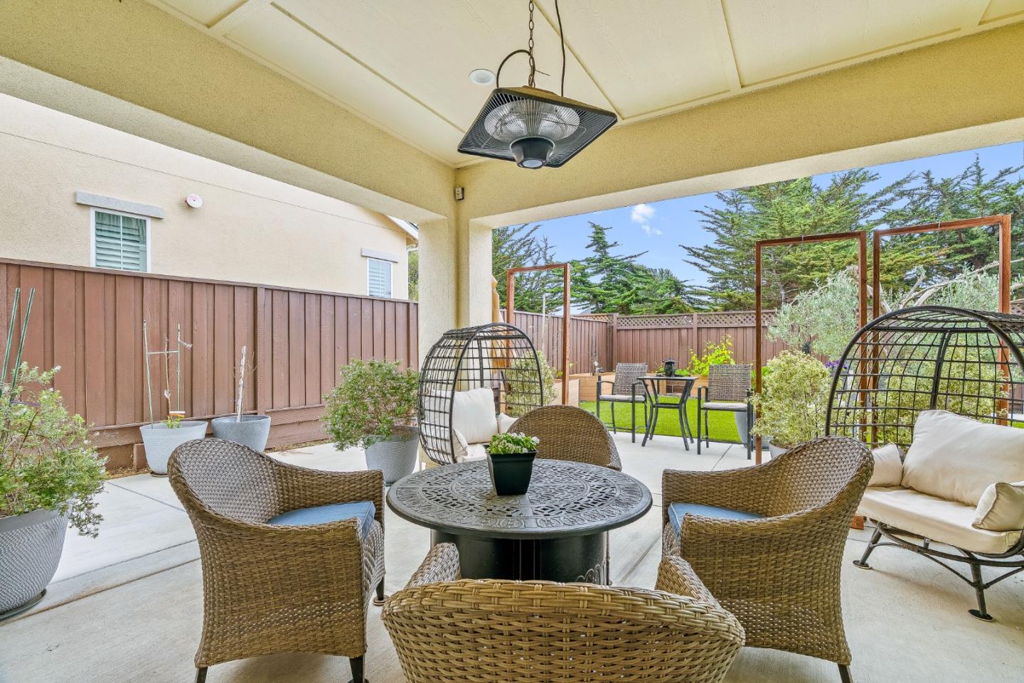 Detail Gallery Image 34 of 43 For 600 Bluffs Dr, Marina,  CA 93933 - 5 Beds | 4/1 Baths