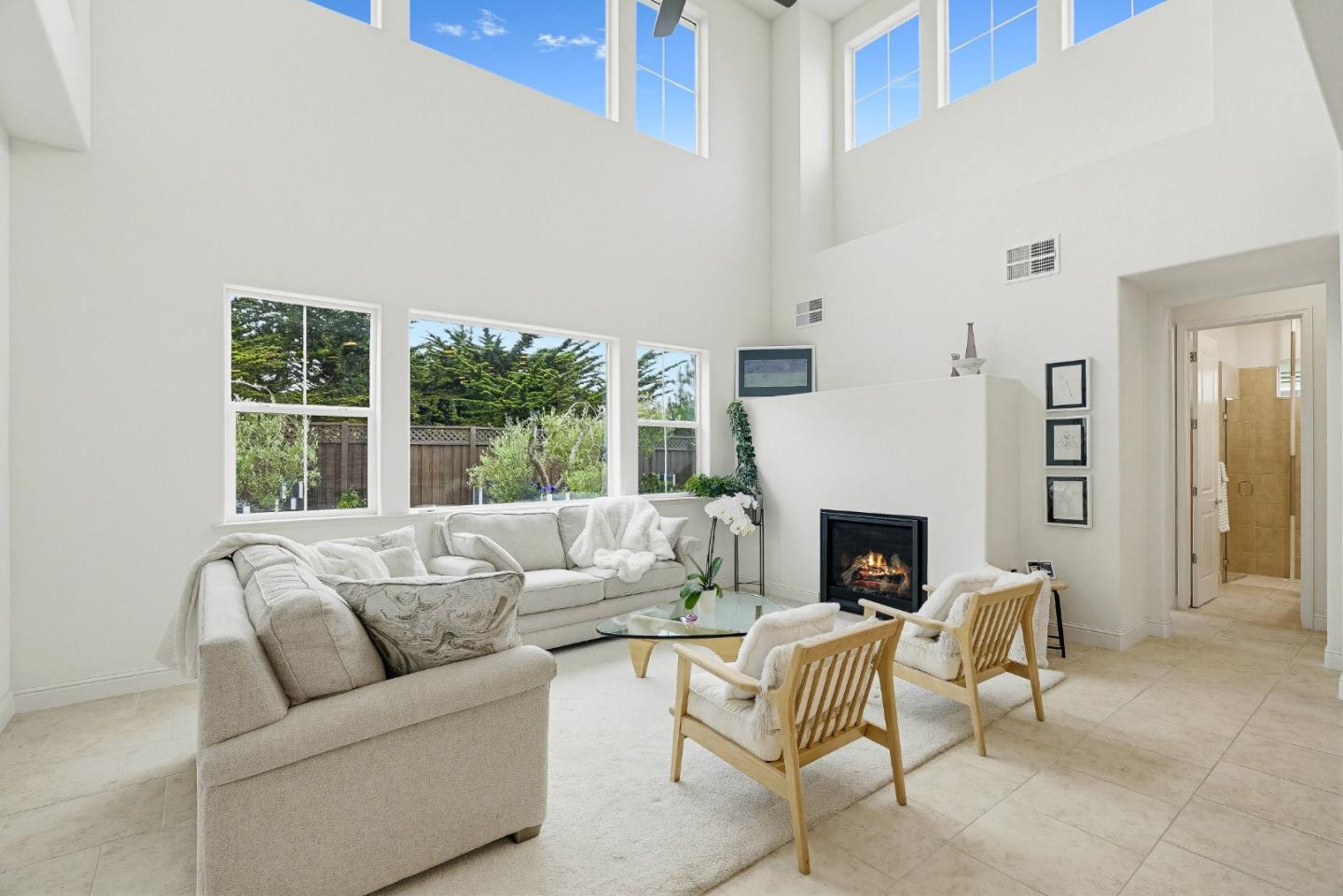 Detail Gallery Image 6 of 43 For 600 Bluffs Dr, Marina,  CA 93933 - 5 Beds | 4/1 Baths