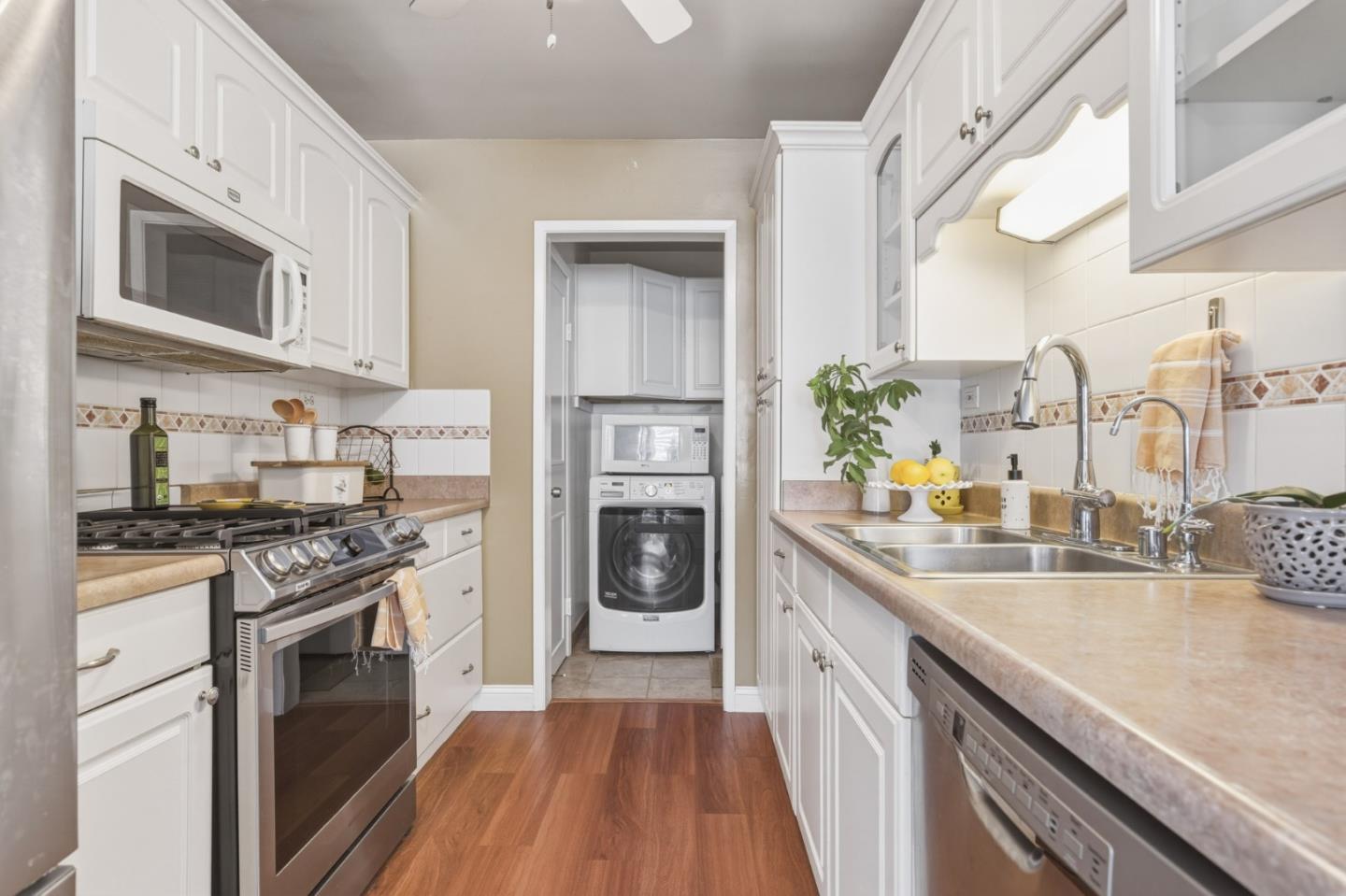 Detail Gallery Image 10 of 19 For 1425 Luxton St, Seaside,  CA 93955 - 3 Beds | 1/1 Baths