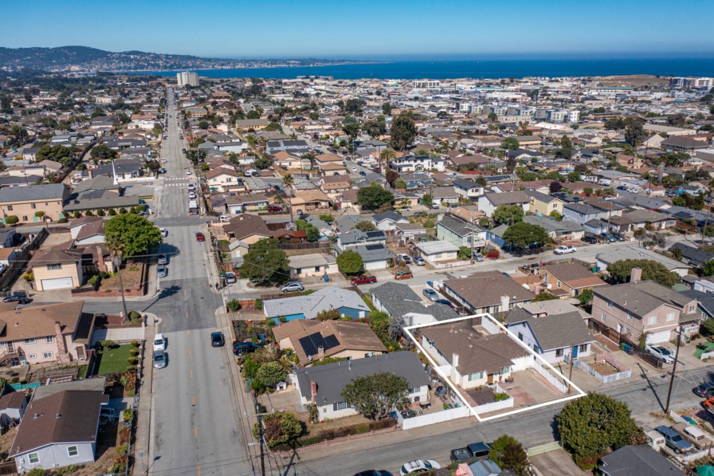 Detail Gallery Image 2 of 19 For 1425 Luxton St, Seaside,  CA 93955 - 3 Beds | 1/1 Baths