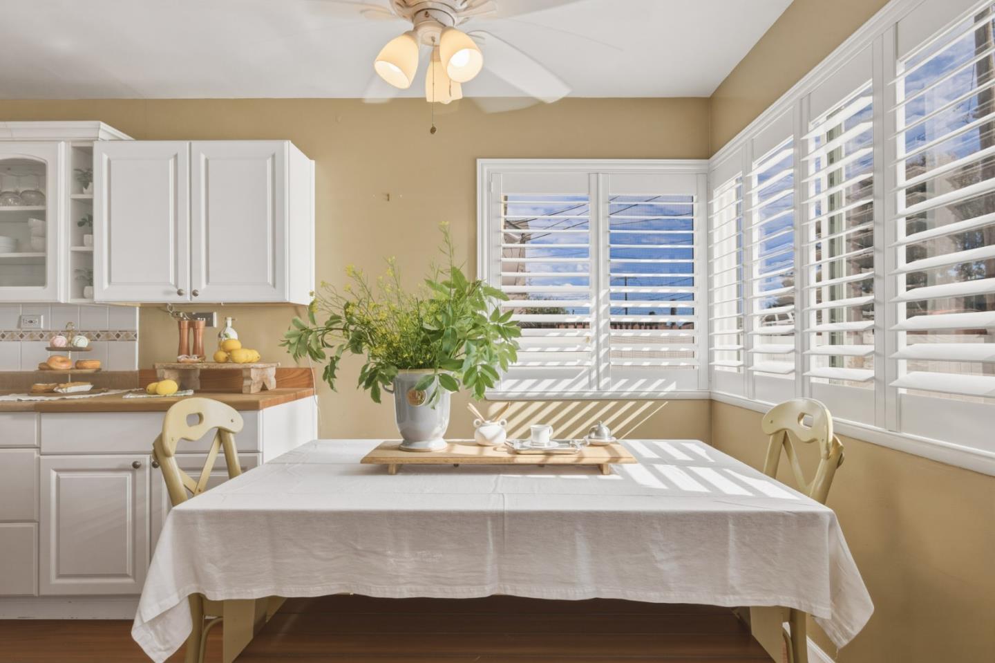 Detail Gallery Image 3 of 19 For 1425 Luxton St, Seaside,  CA 93955 - 3 Beds | 1/1 Baths