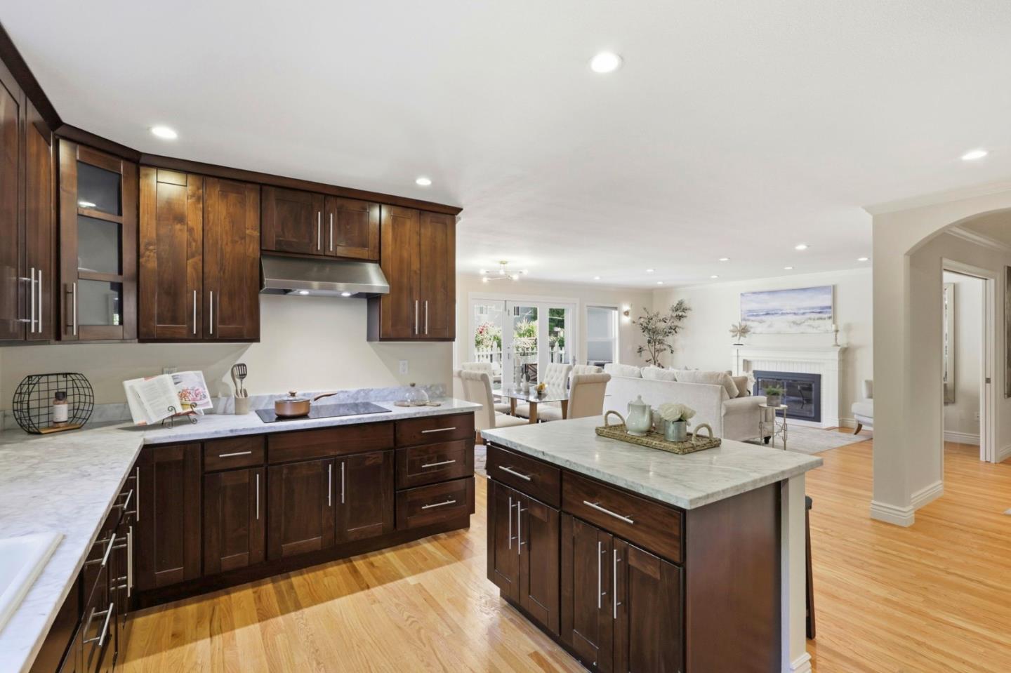 Detail Gallery Image 13 of 37 For 105 Louise Ln, San Mateo,  CA 94403 - 4 Beds | 3 Baths