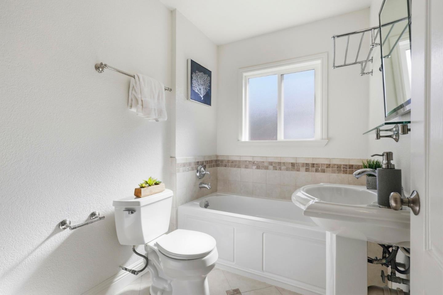 Detail Gallery Image 25 of 37 For 105 Louise Ln, San Mateo,  CA 94403 - 4 Beds | 3 Baths