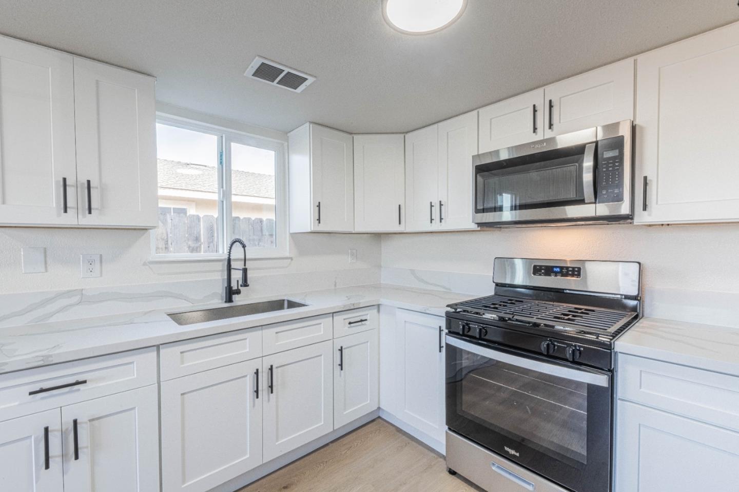 Detail Gallery Image 5 of 30 For 614 Maple St, King City,  CA 93930 - 3 Beds | 1 Baths