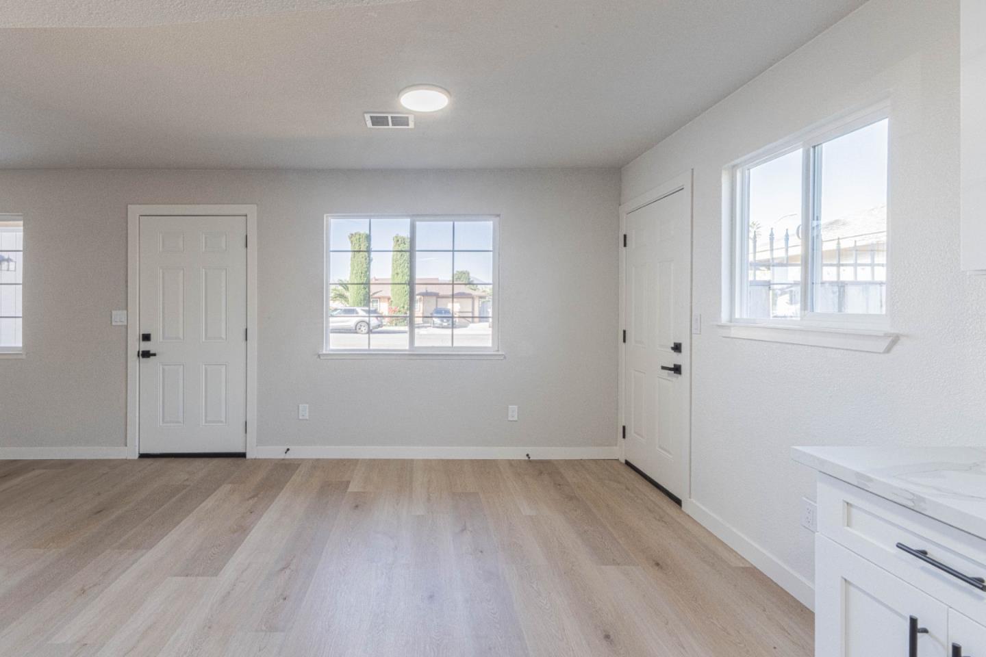 Detail Gallery Image 8 of 30 For 614 Maple St, King City,  CA 93930 - 3 Beds | 1 Baths